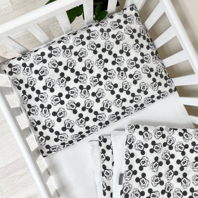 Set lenjerie de schimb pentru patut bebe 3 piese Mickey (2)